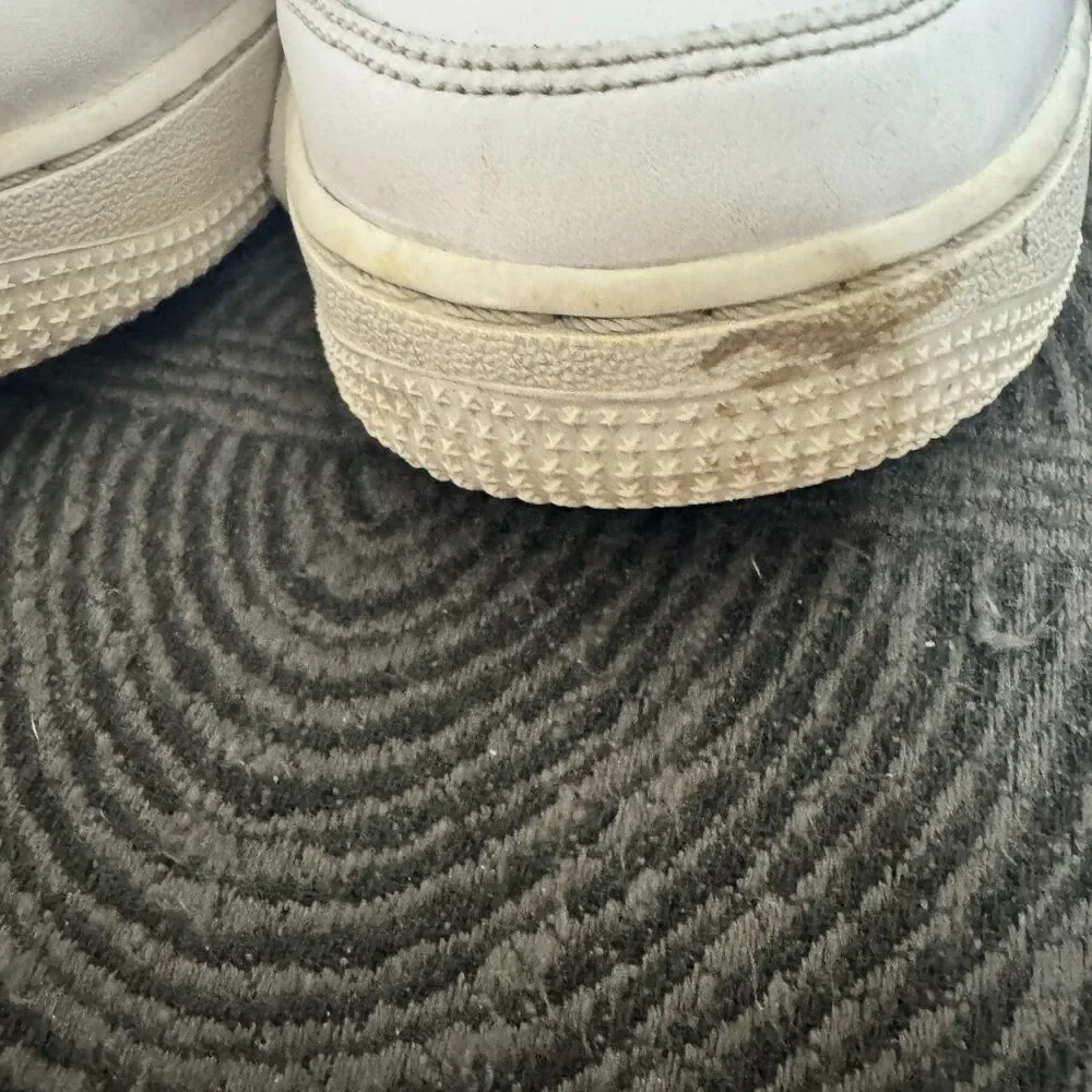Nike Air Force 1 Mid White, Youth 7Y / Women's 8.5